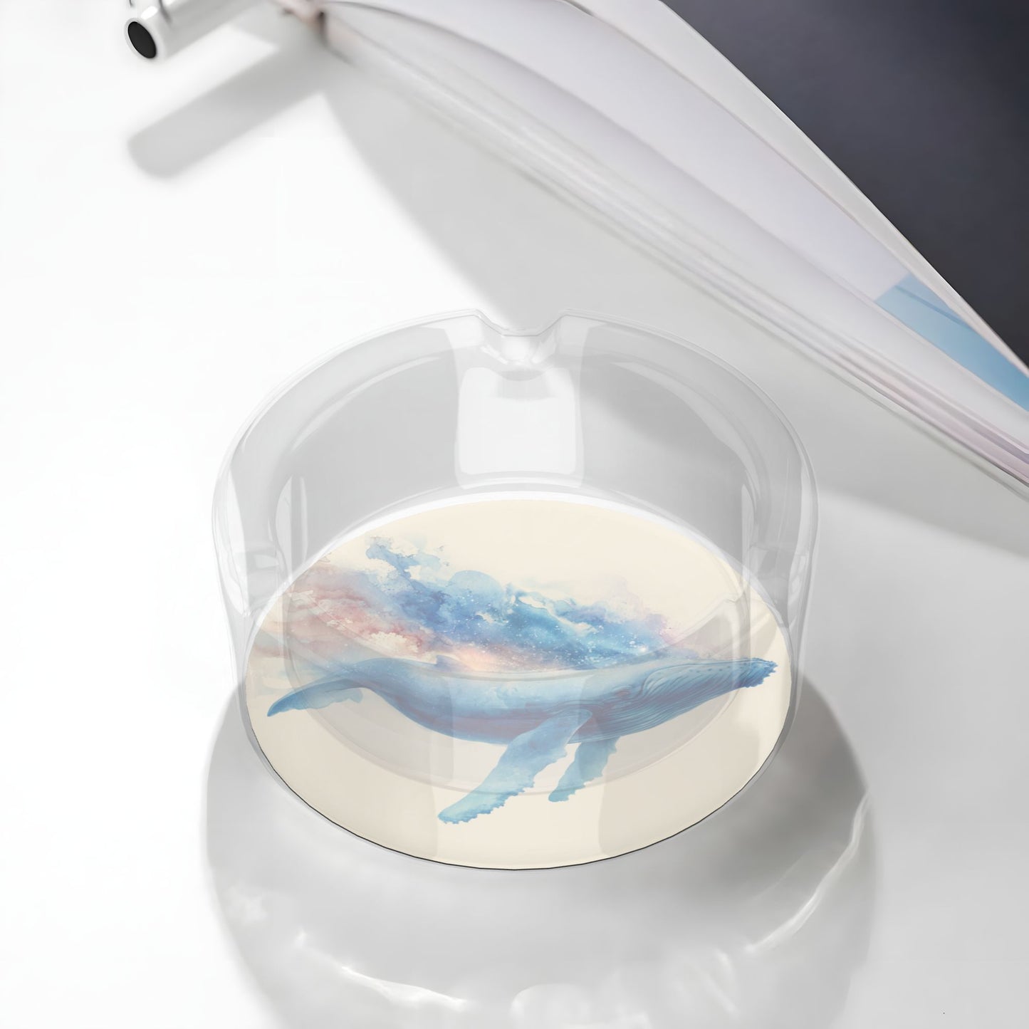 Round Glass Ashtray with Blue Whale Art Design – Transparent Heat-Resistant Decorative Ashtray for Home, Office, and Bar